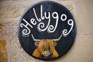 Hellygog sign