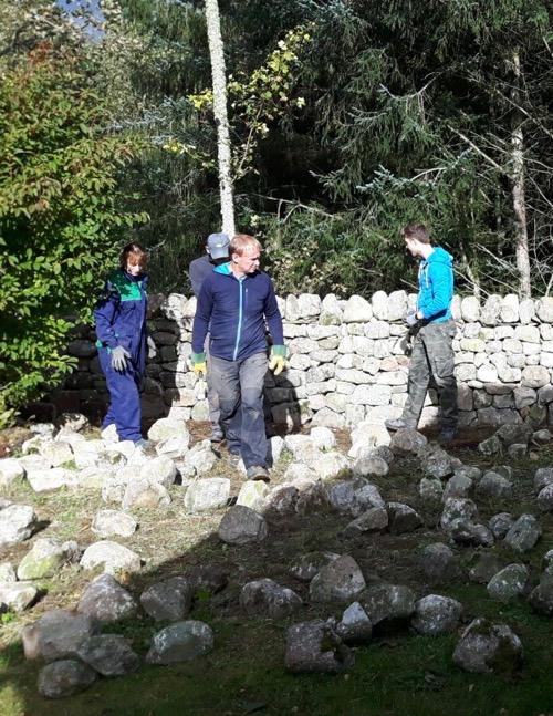 drystone wall course with ewen manson
